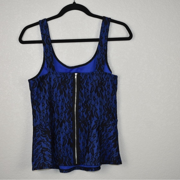 Express Lace Peplum Top size M - Picture 3 of 8